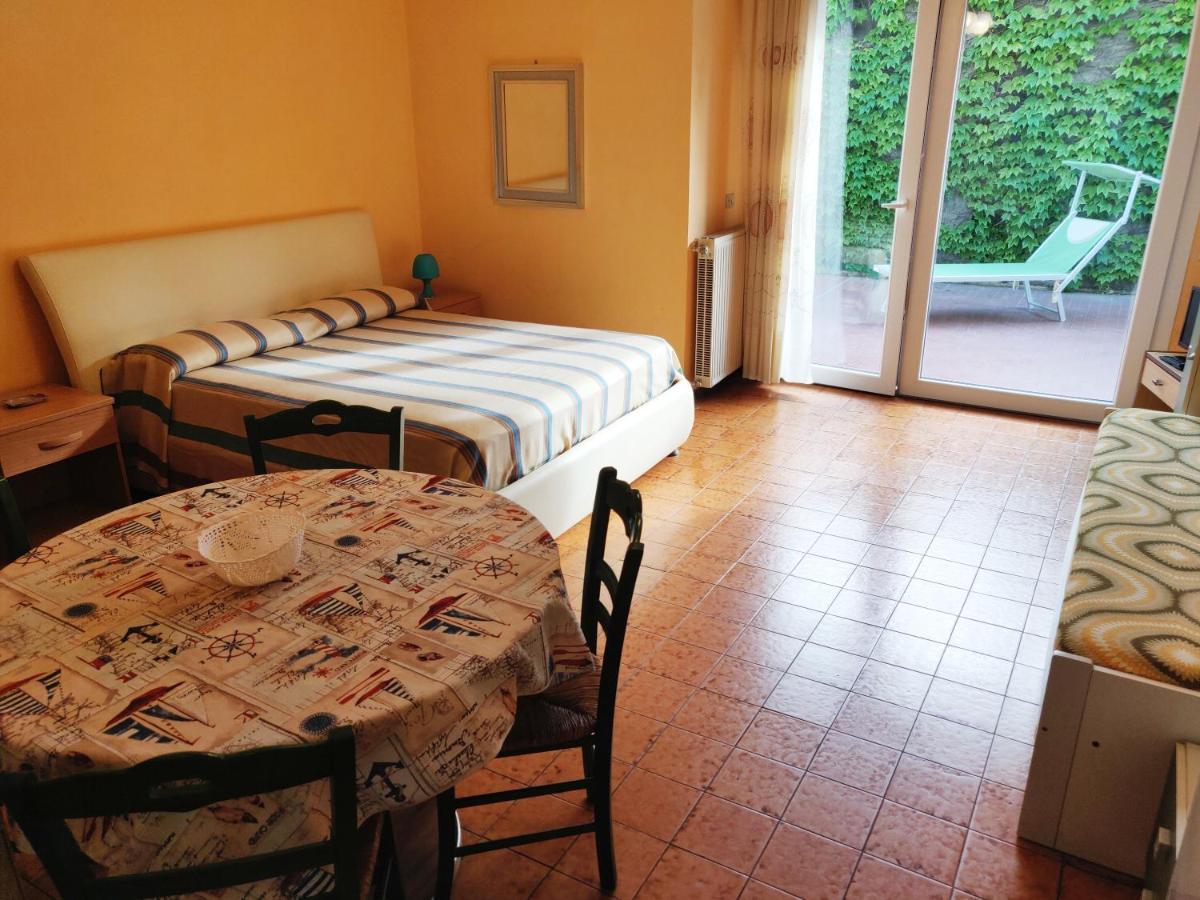 Apartament Residenza Il Poggio San Bartolomeo Al Mare Zewnętrze zdjęcie