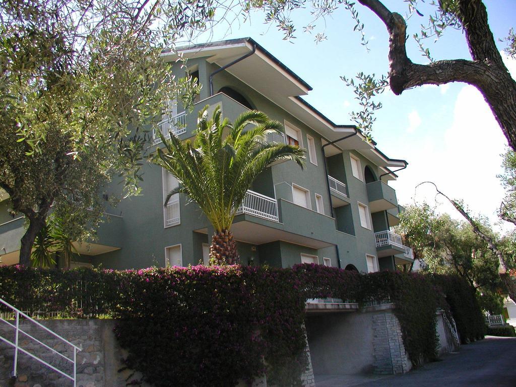 Apartament Residenza Il Poggio San Bartolomeo Al Mare Zewnętrze zdjęcie
